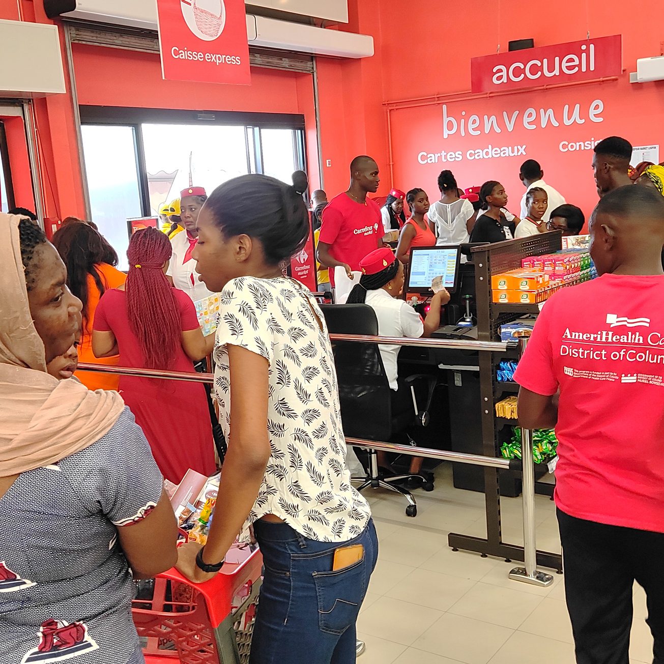 L’ouverture du supermarché Carrefour Market Logpom en images